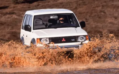 1995 Mitsubishi Montero SR Review: High-Tech Styling Meets the American SUV Craze