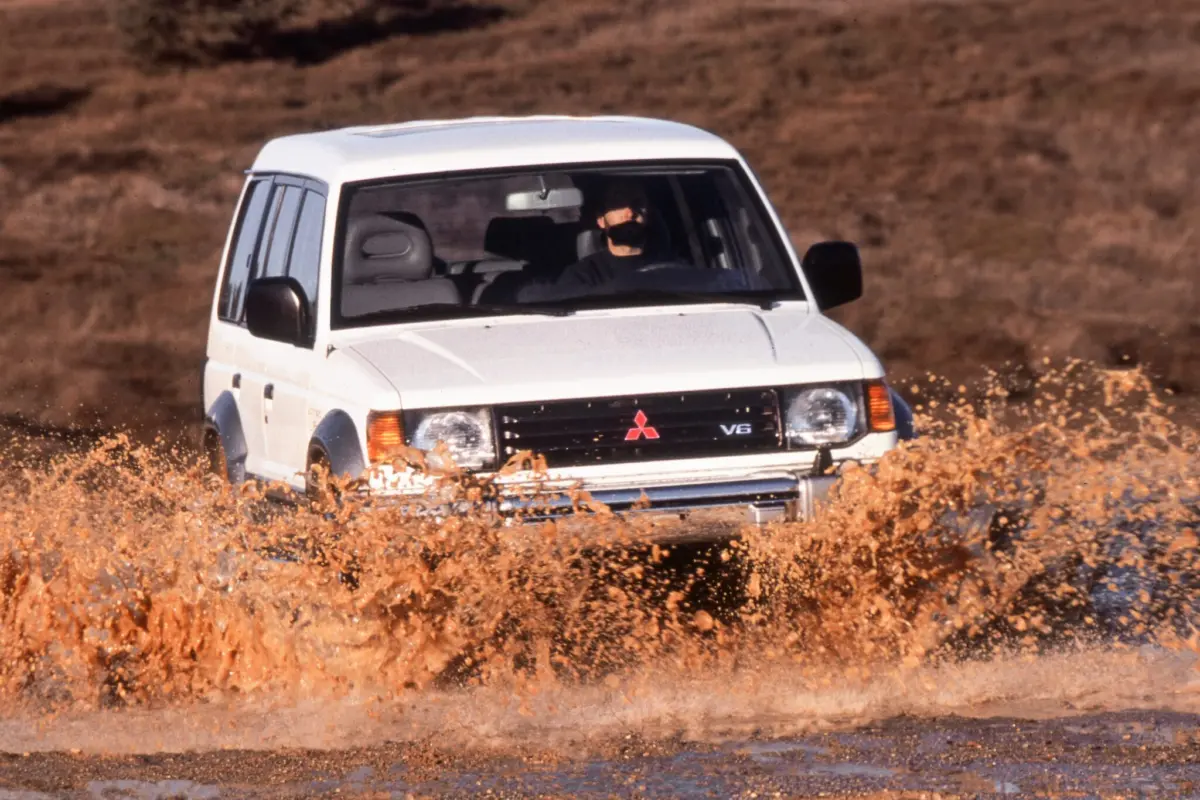 1995 Mitsubishi Montero SR Review: High-Tech Styling Meets the American SUV Craze