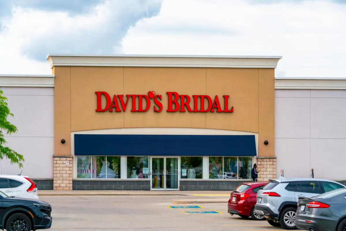 David’s Bridal to Spin Off ‘Pearl’ AI Wedding Planner in $350 Million Public Deal