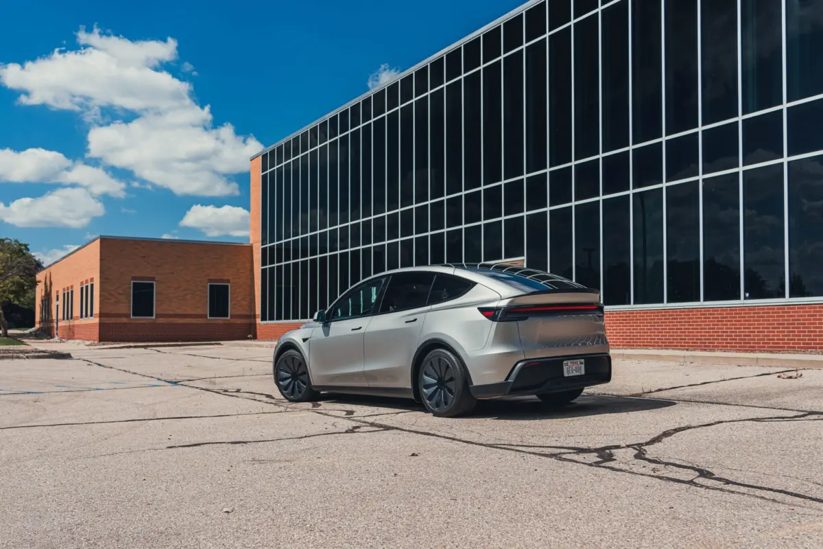 First Look: Inside the 2025 Model Y L Premium and Its Expanded Dimensions