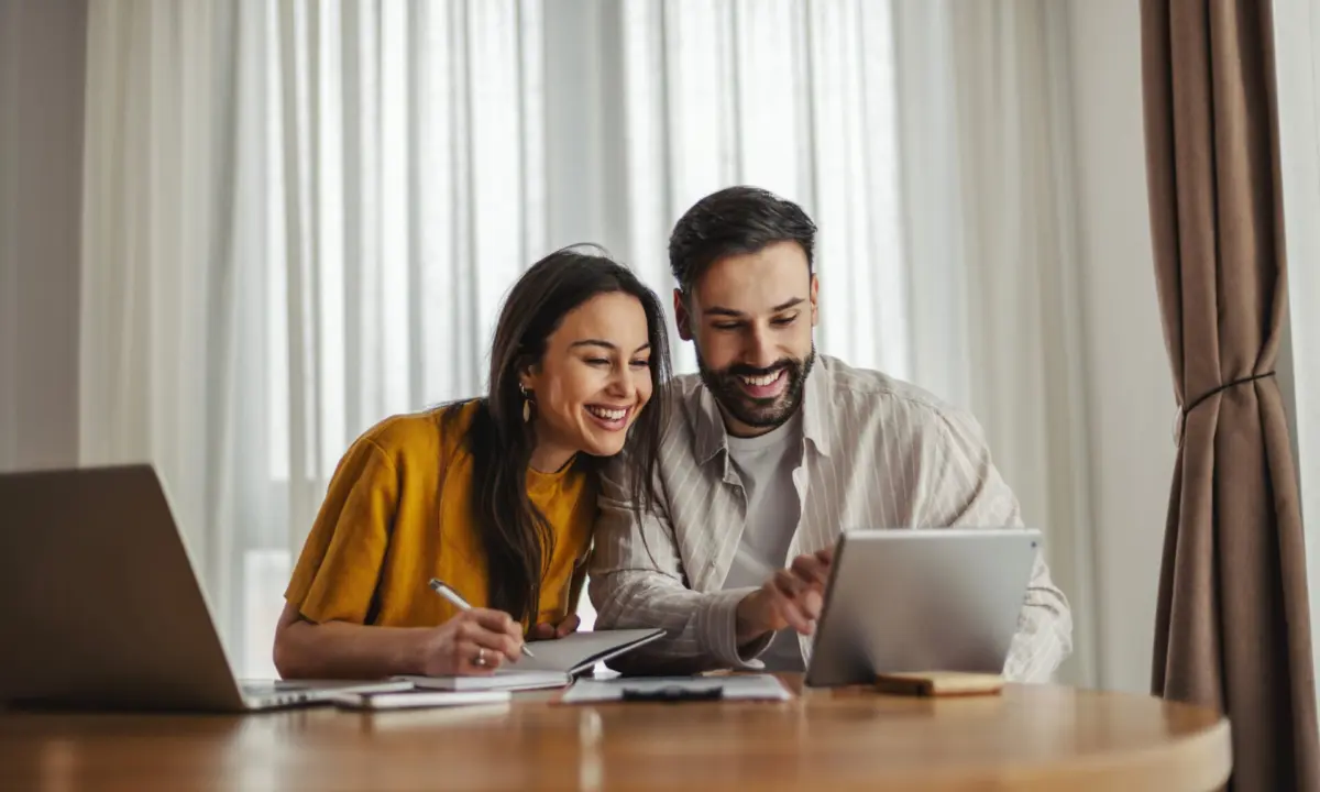 Navigating Personal Finance: Experts Tackle October’s Trending Money Questions