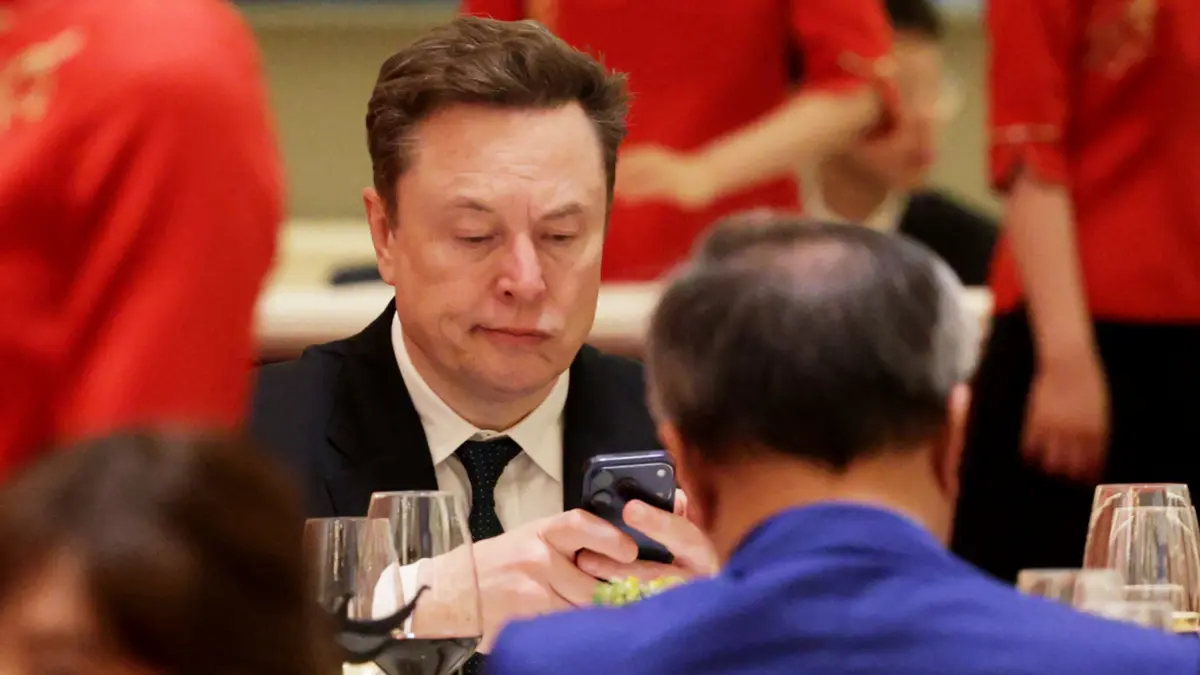Tech Billionaire Elon Musk Accidentally Shares Private Email and Financial Details on X in AI Promotion Blunder
