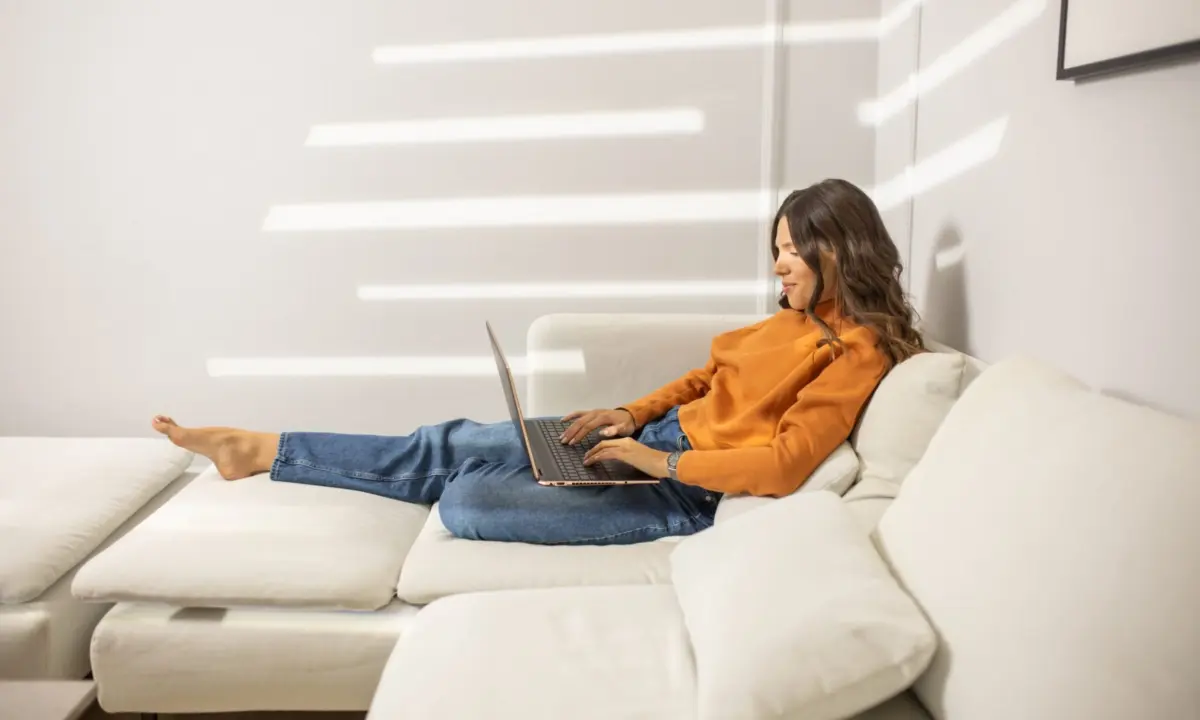 The Rise of the ‘Couch Economy’: How In-App and Online Spending is Transforming Domestic Life